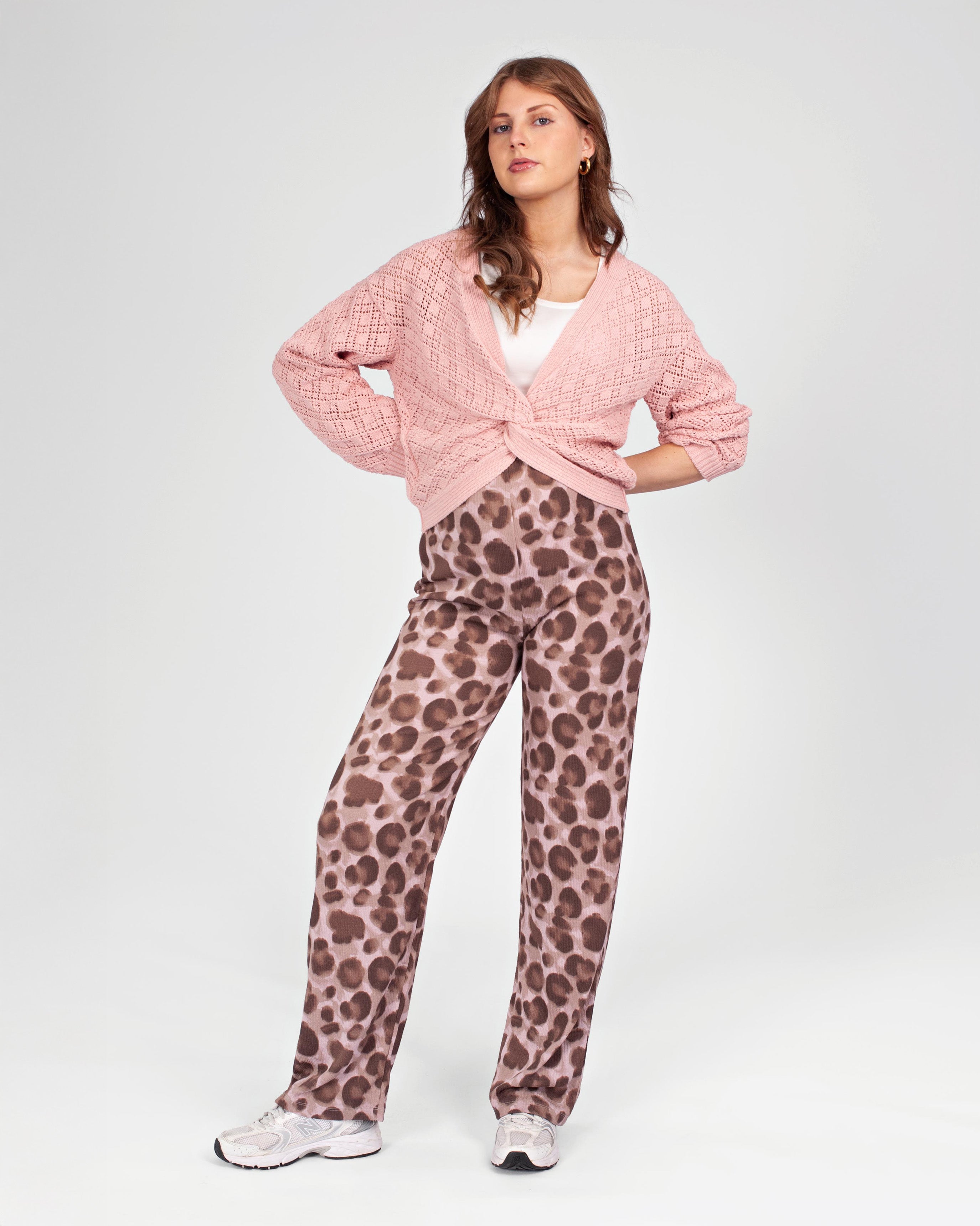 love2wait-pants-luftige-umstandsbrotre-mit-weitem-bein-und-allover-print-pink-le image 5