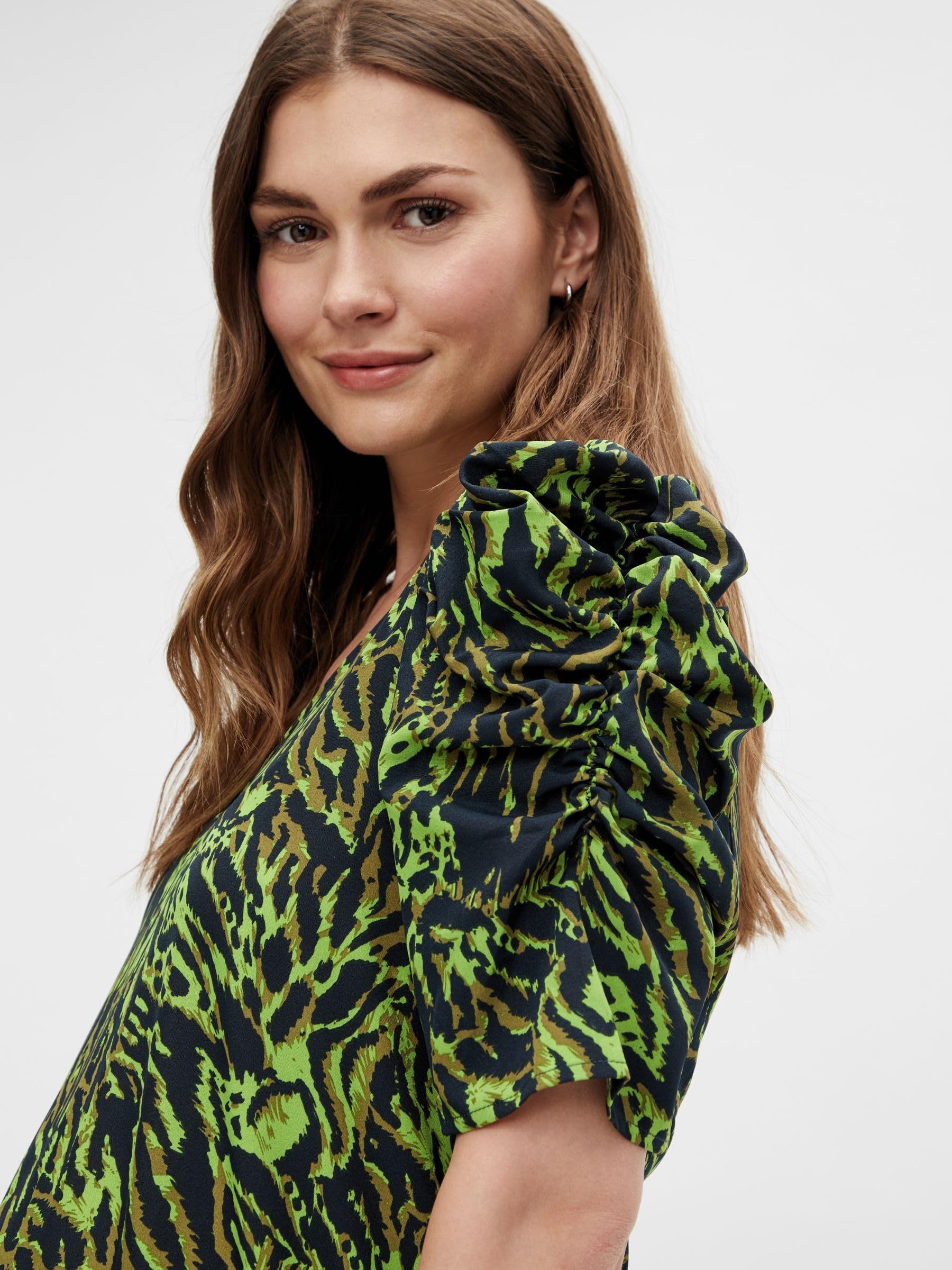 mamalicious-mlem-umstandskleid-mit-animalprint-und-puff-rmeln-minikleid-schwarz- image 5