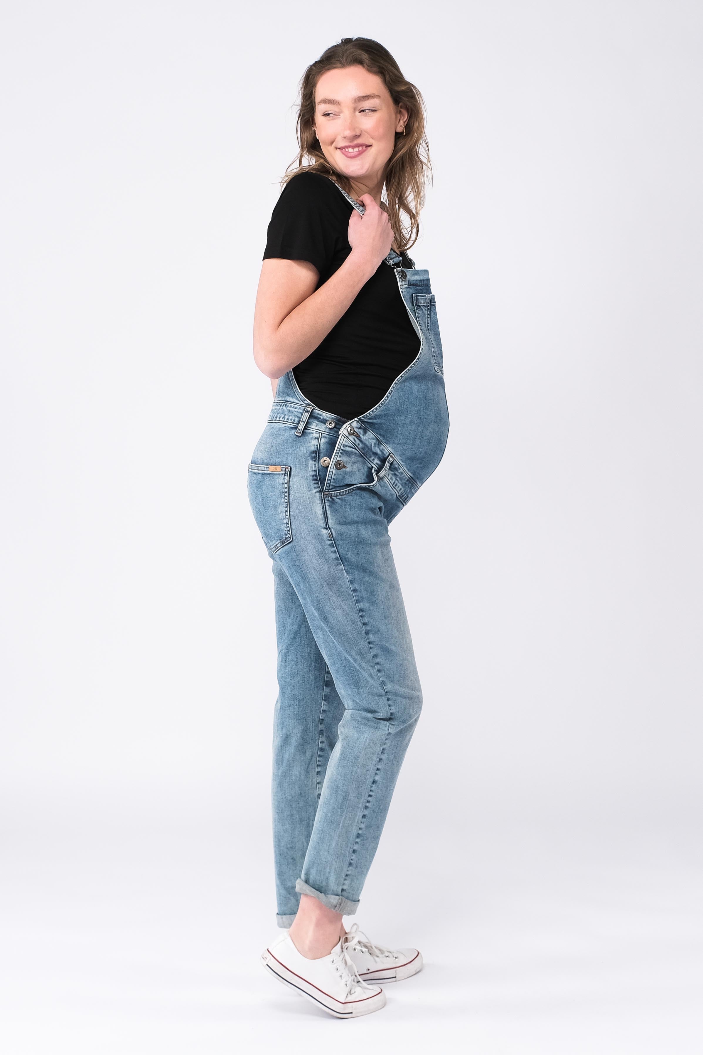 love2wait-jeans-salopette-sustainable-stone-wash-nachhaltige-umstands-tu-ika image 2
