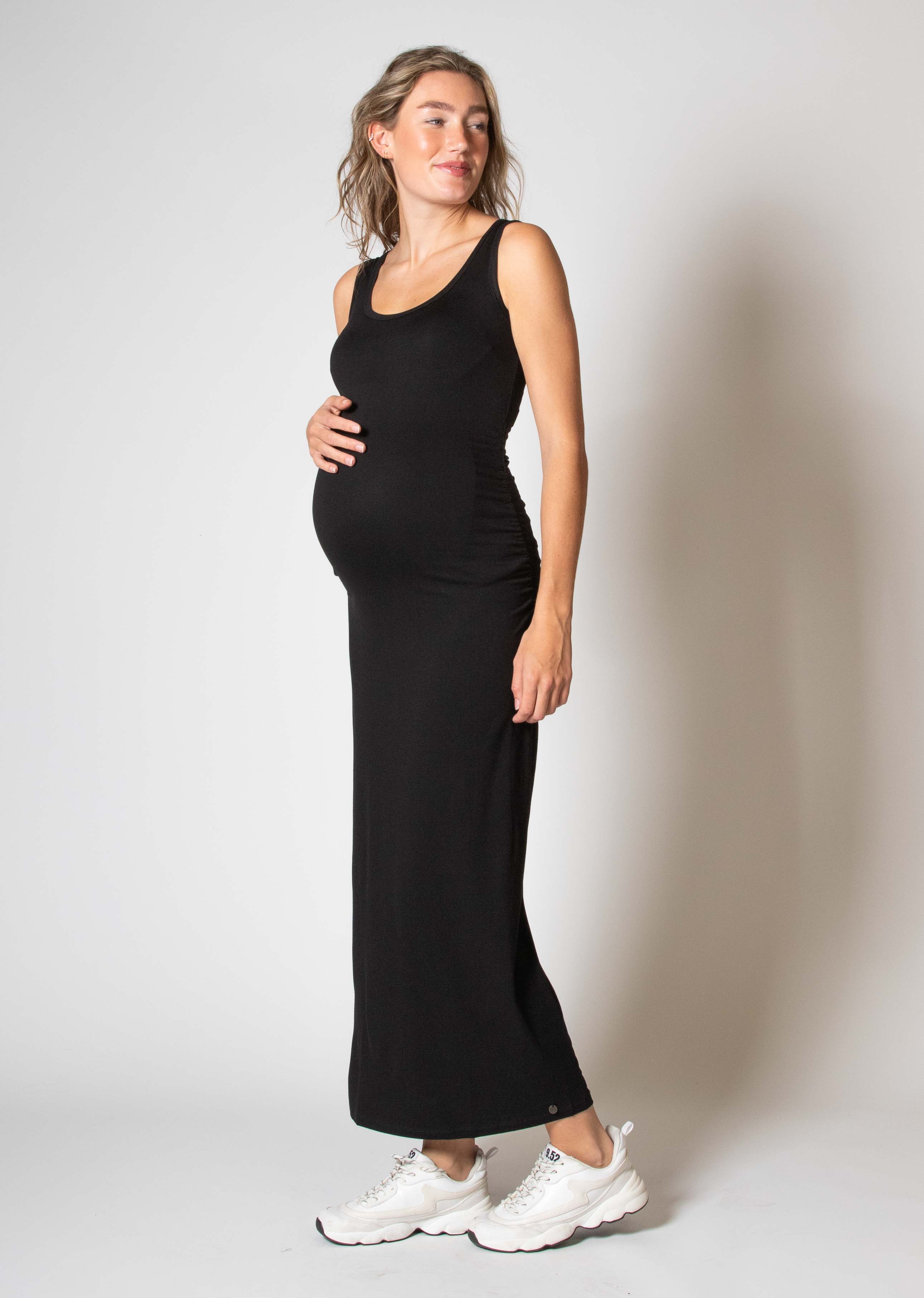 love2wait-long-dress-ecovero-langes-basic-kleid-mit-rundhals-in-black image 3