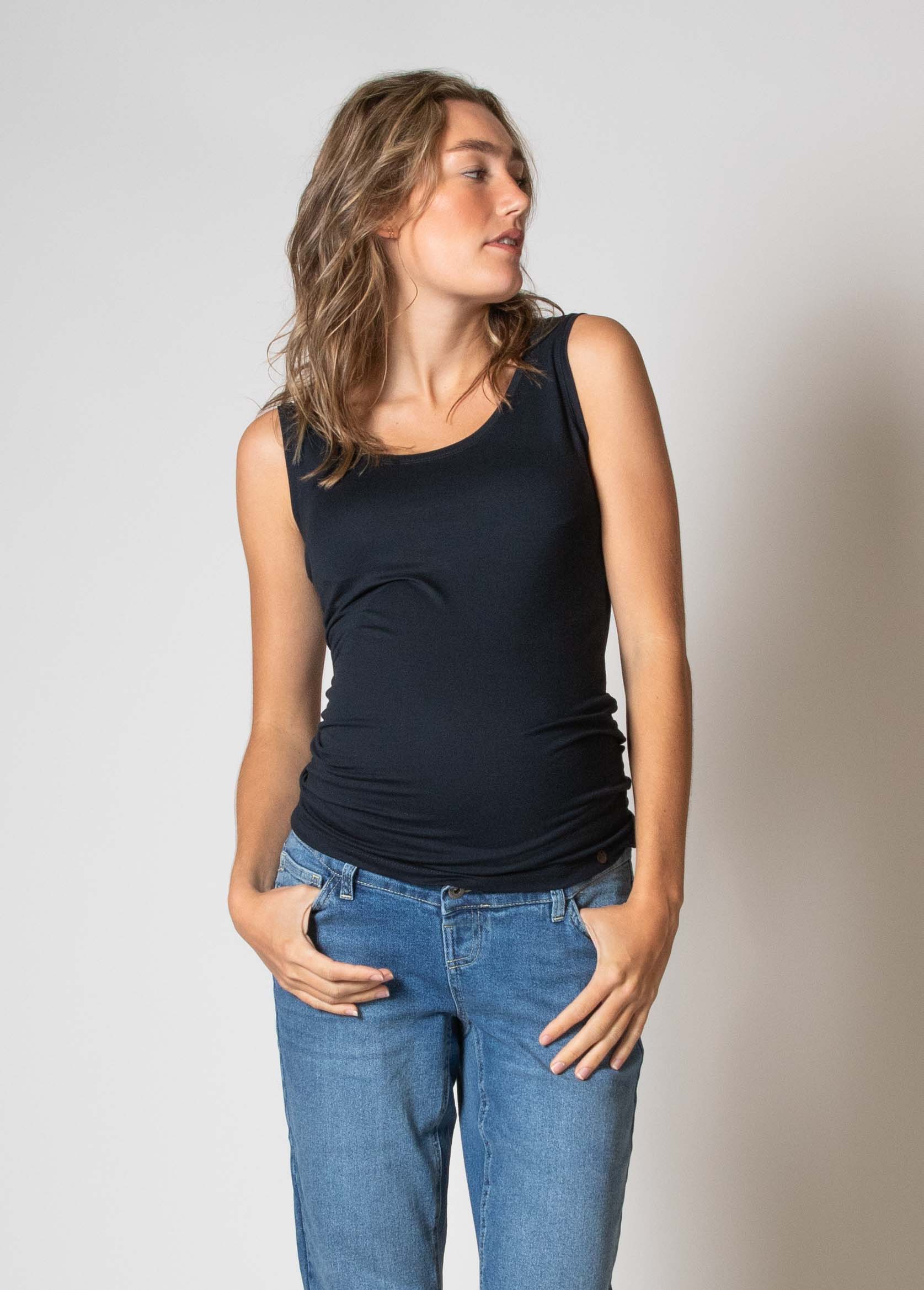 love2wait-top-ecovero-in-navy-nachhaltiges-umstands-und-stilltop image 2