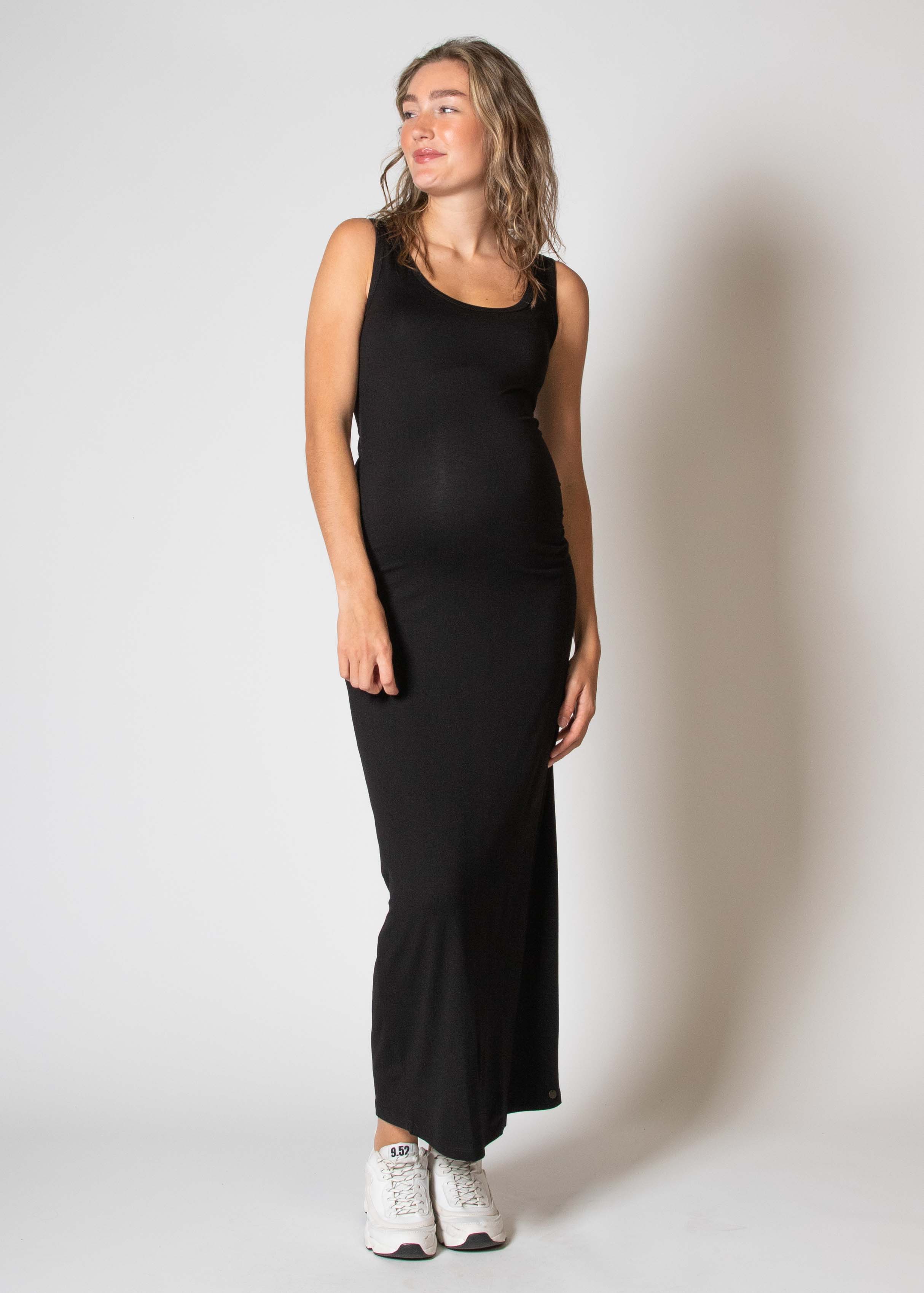 love2wait-long-dress-ecovero-langes-basic-kleid-mit-rundhals-in-black image 2