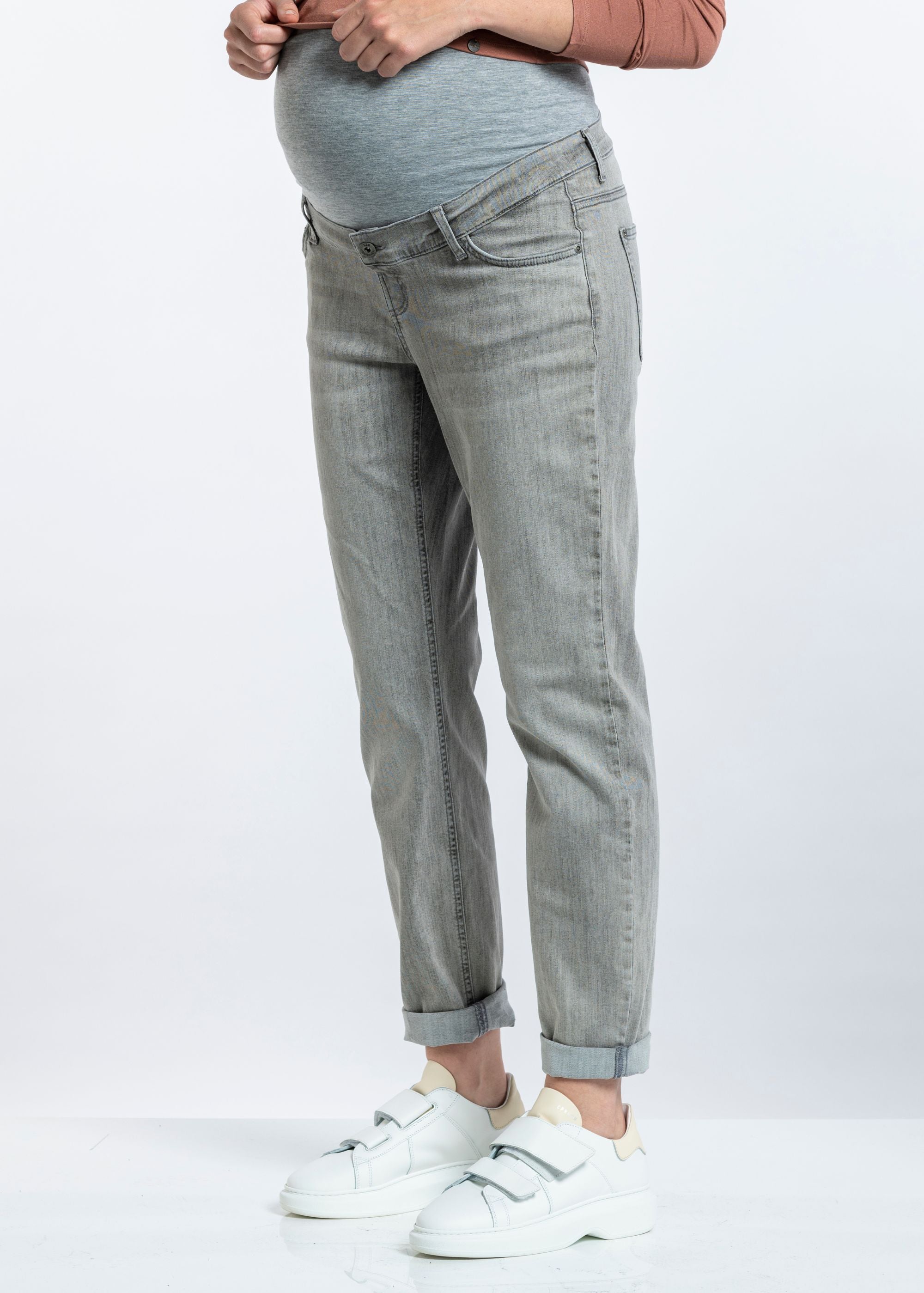 love2wait-jeans-norah-sustainable-32-mom-fit-umstandsjeans-grauer-denim image 2