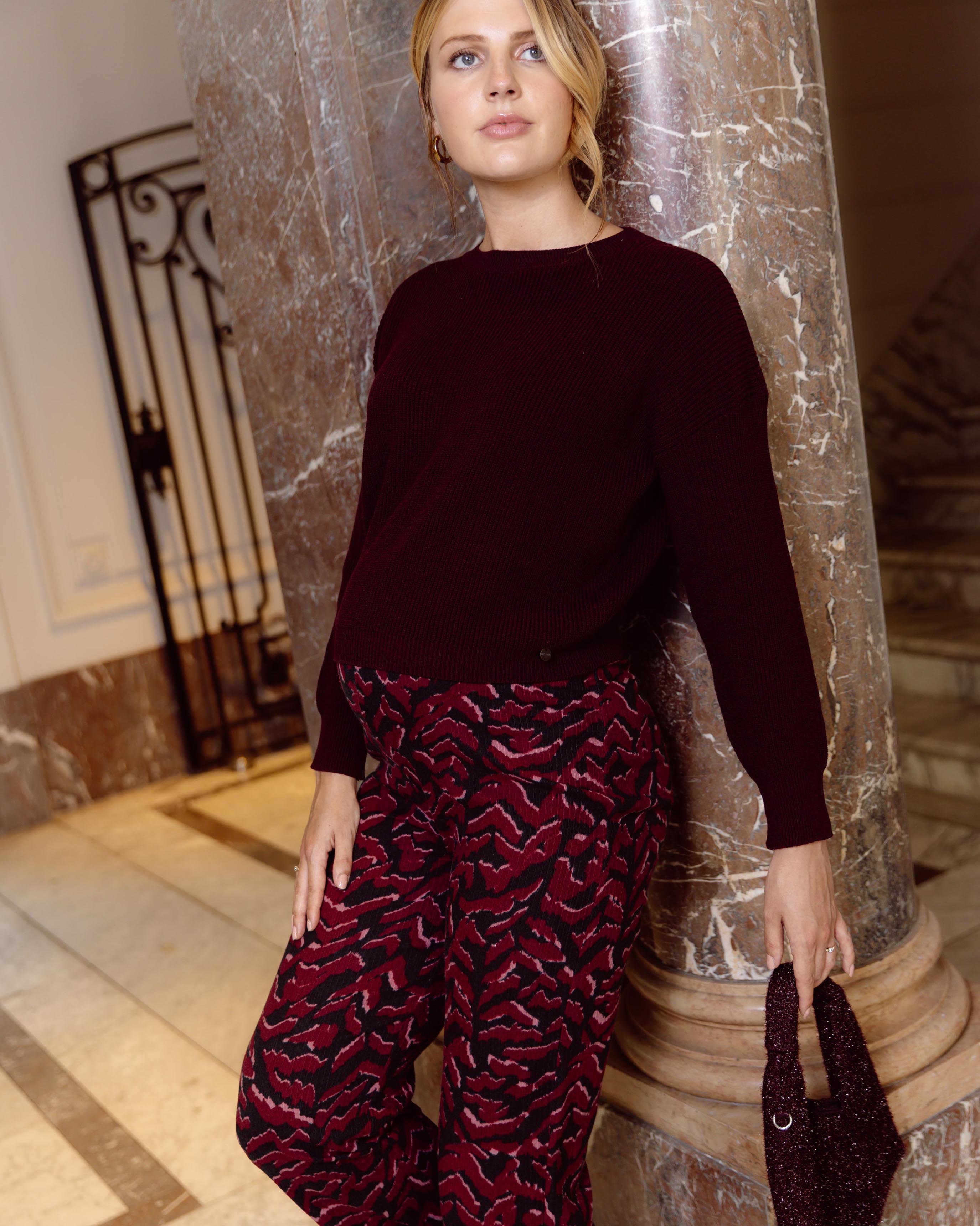 love2wait-umstands-hose-mit-hoher-taille-und-animal-print-in-burgunderrot image 2