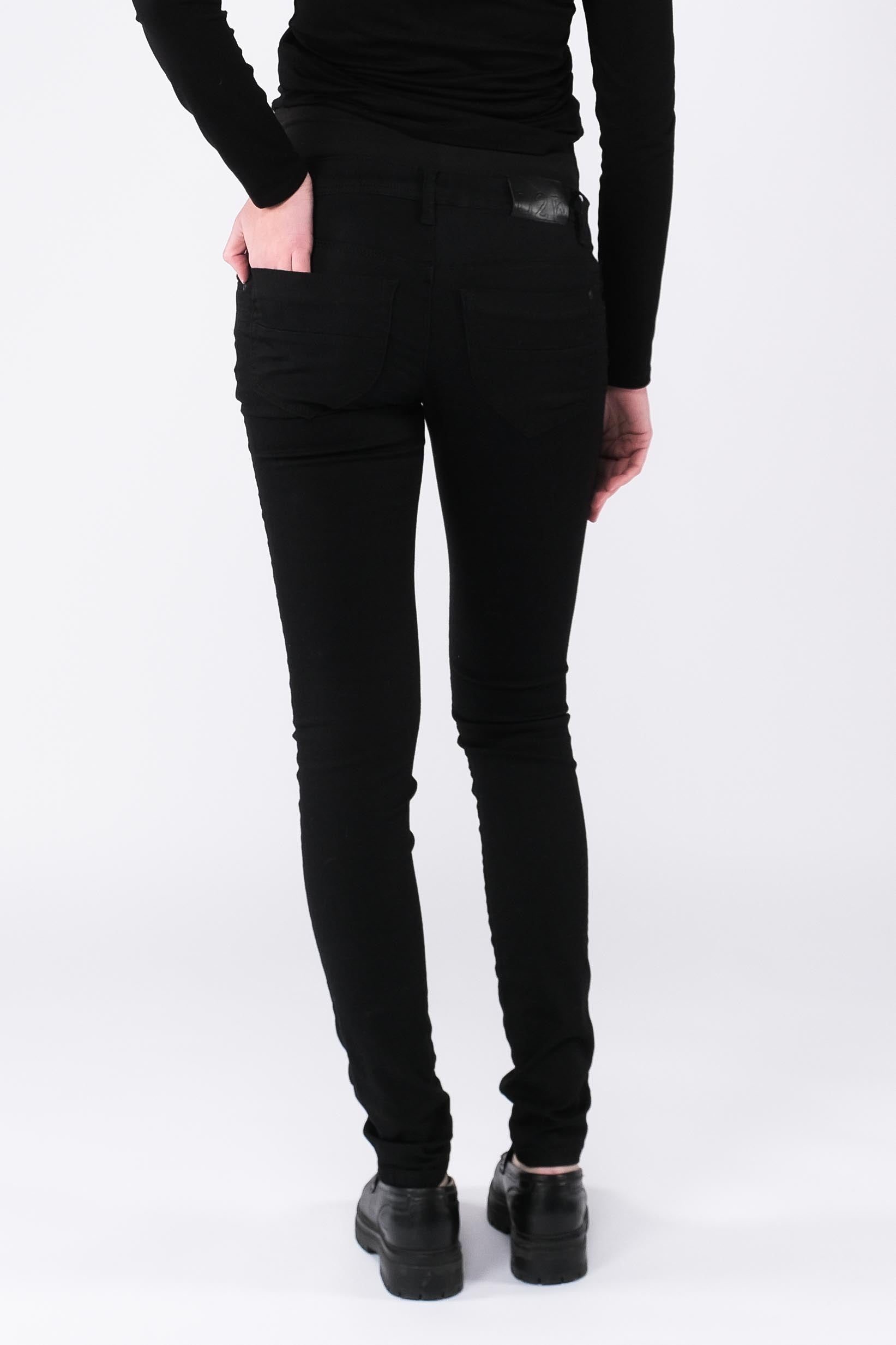 love2wait-jeans-sophia-black-superstretch-34-in-schwarz-umstandsjeans-mit-extra- image 4