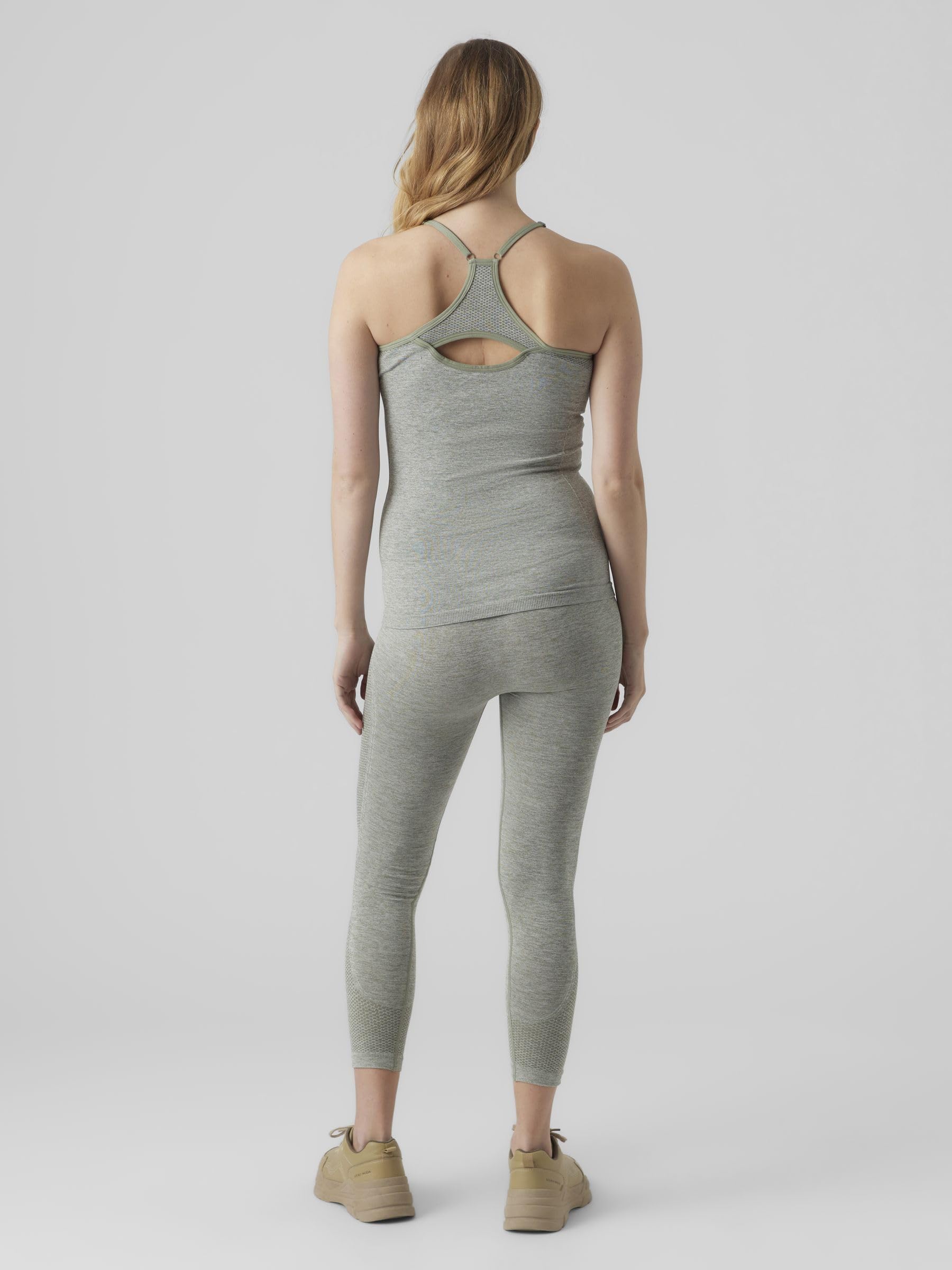mamalicious-mlvada-active-a-umstands-activewear-top-eng-anliegend-u-ausschnitt-v image 4