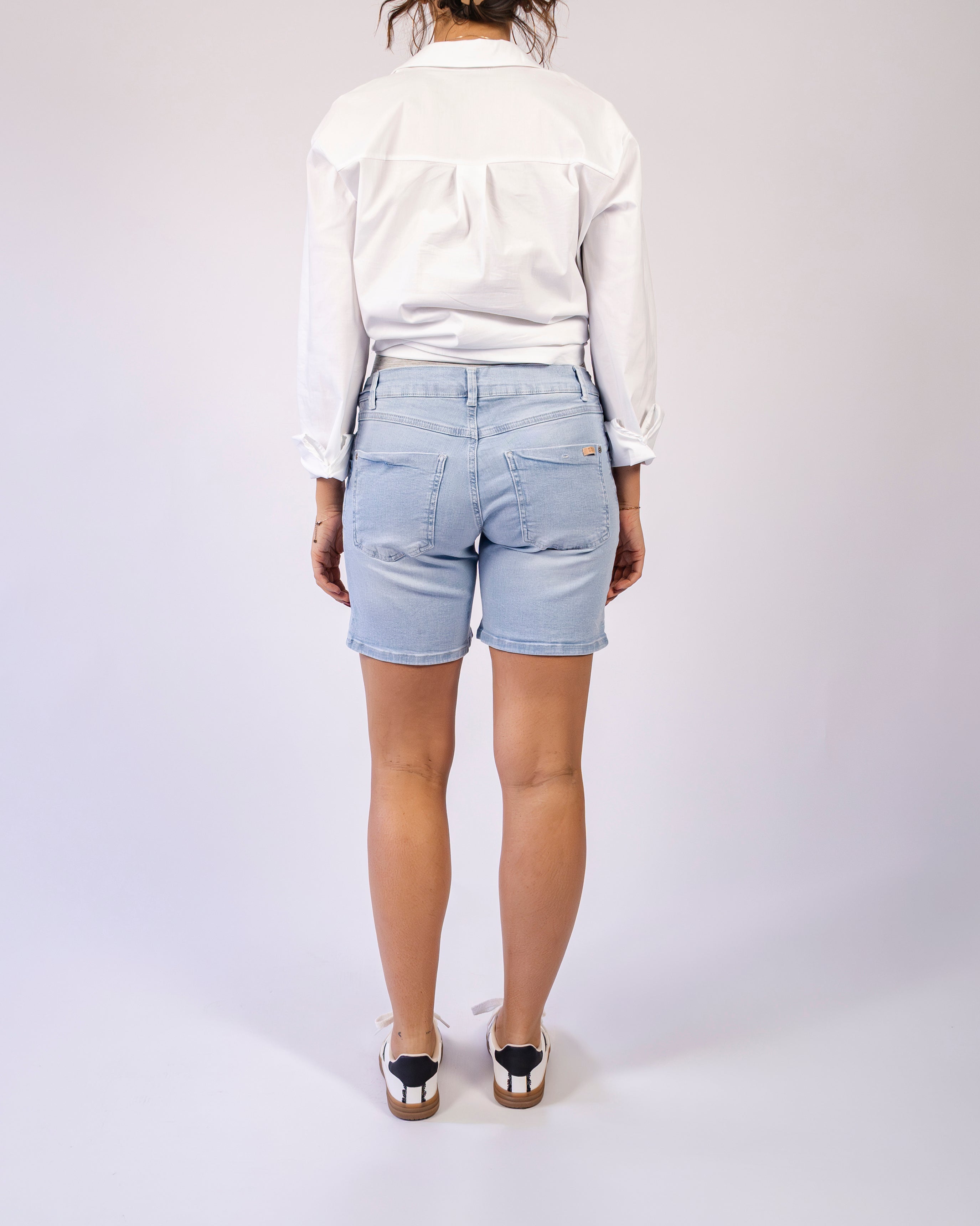love2wait-jeans-short-long-light-wash-umstands-bermuda-mit-bauchband image 4