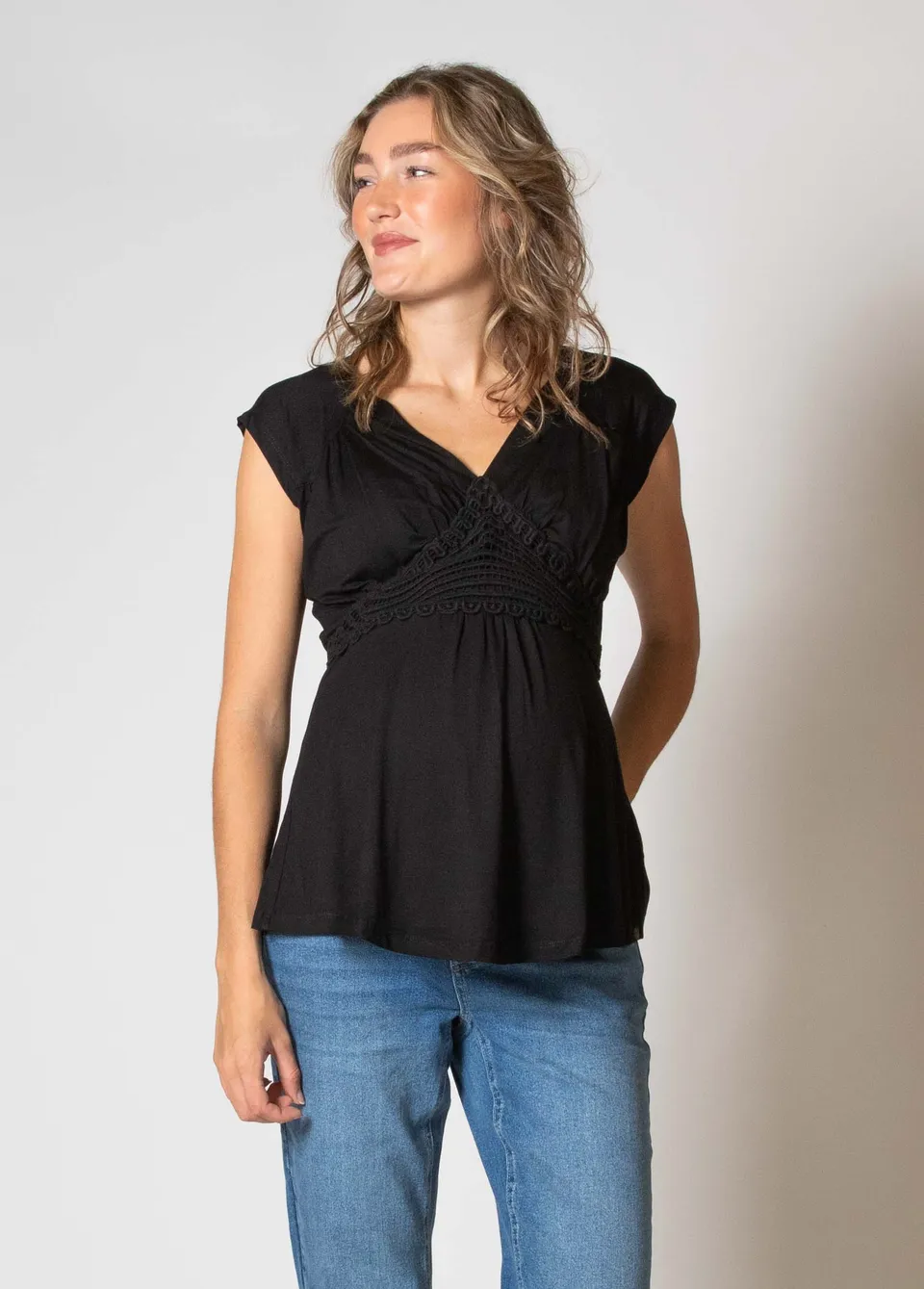 love2wait-still-shirt-kurzarm-v-ausschnitt-ecovero-schwarz image 1