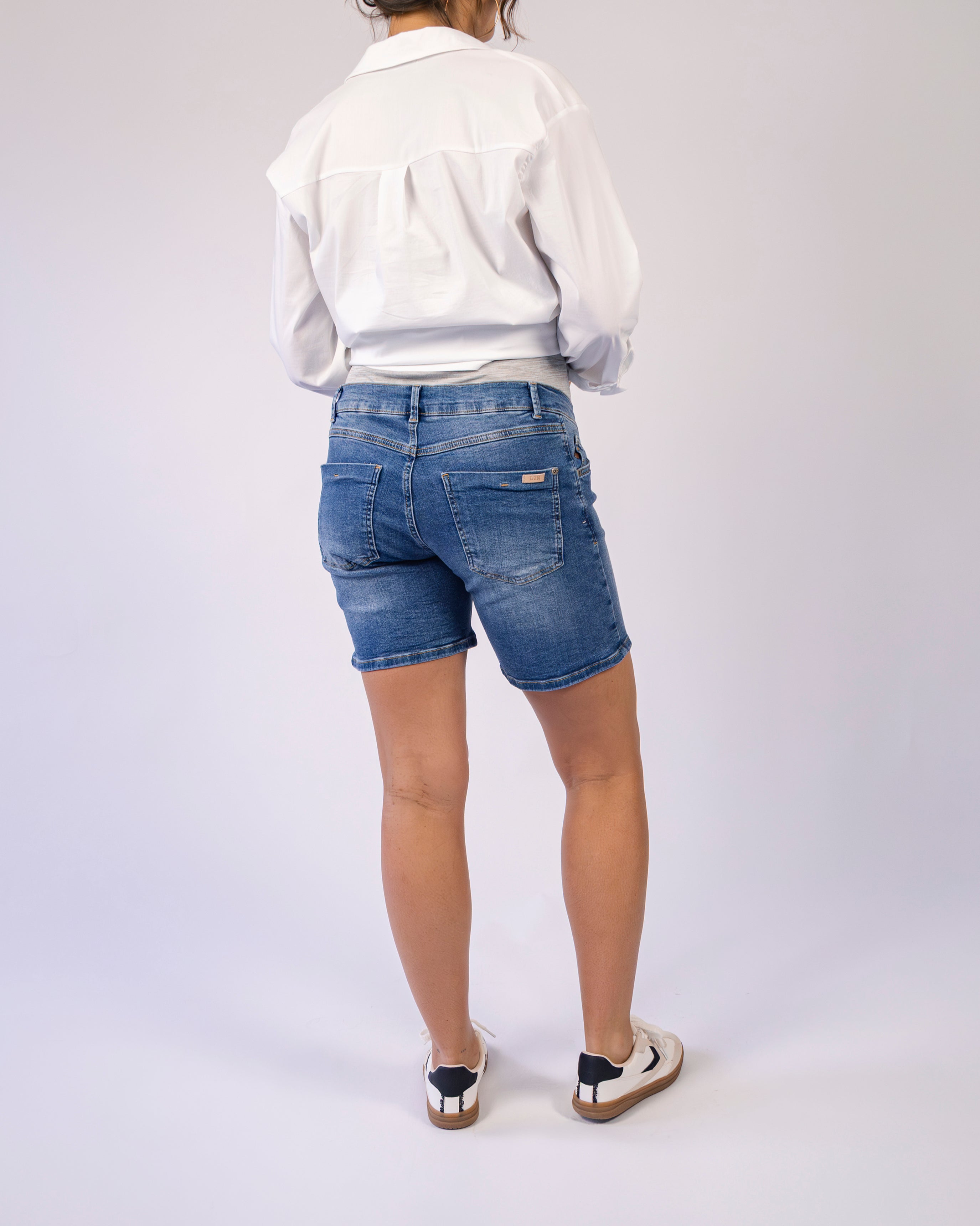love2wait-jeans-short-long-stone-wash image 3