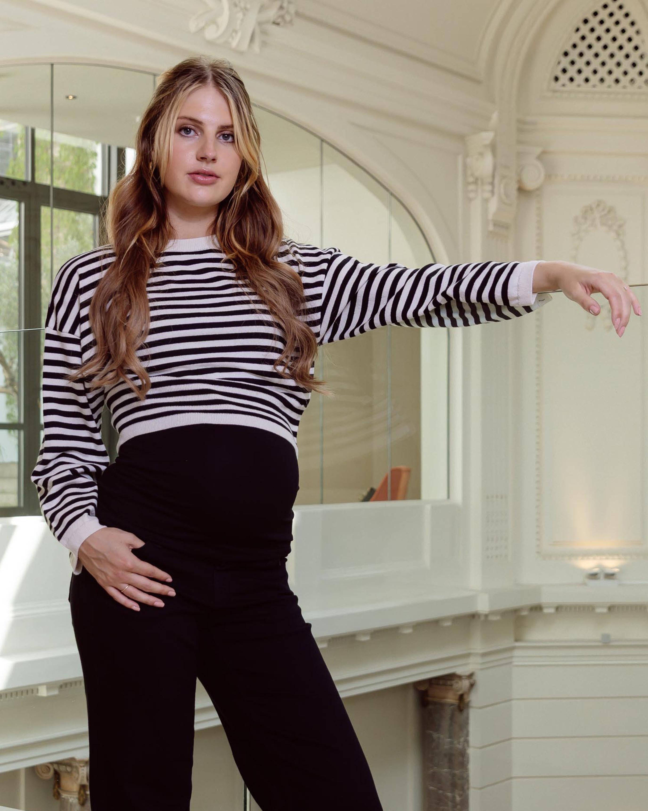 love2wait-strick-cropped-top-knit-cropped-in-schwarz-mit-allover-streifen image 1