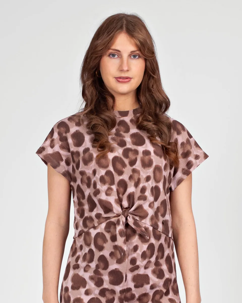 love2wait-boxy-t-shirt-aop-pink-leopard-gerade-geschnittenes-allover-print-shirt image 1
