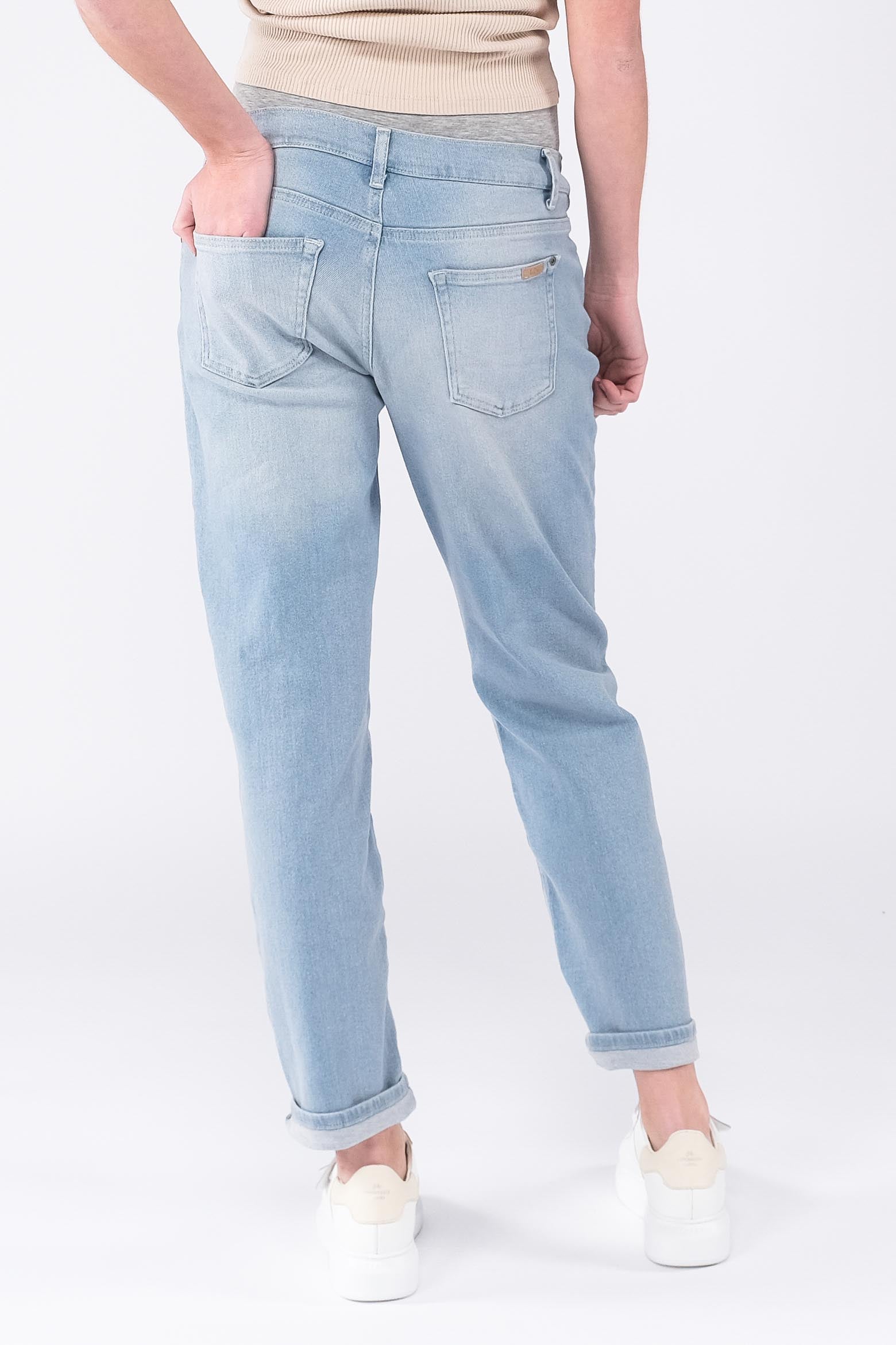 love2wait-jeans-norah-32-mom-fit-umstandsjeans-in-light-wash image 3