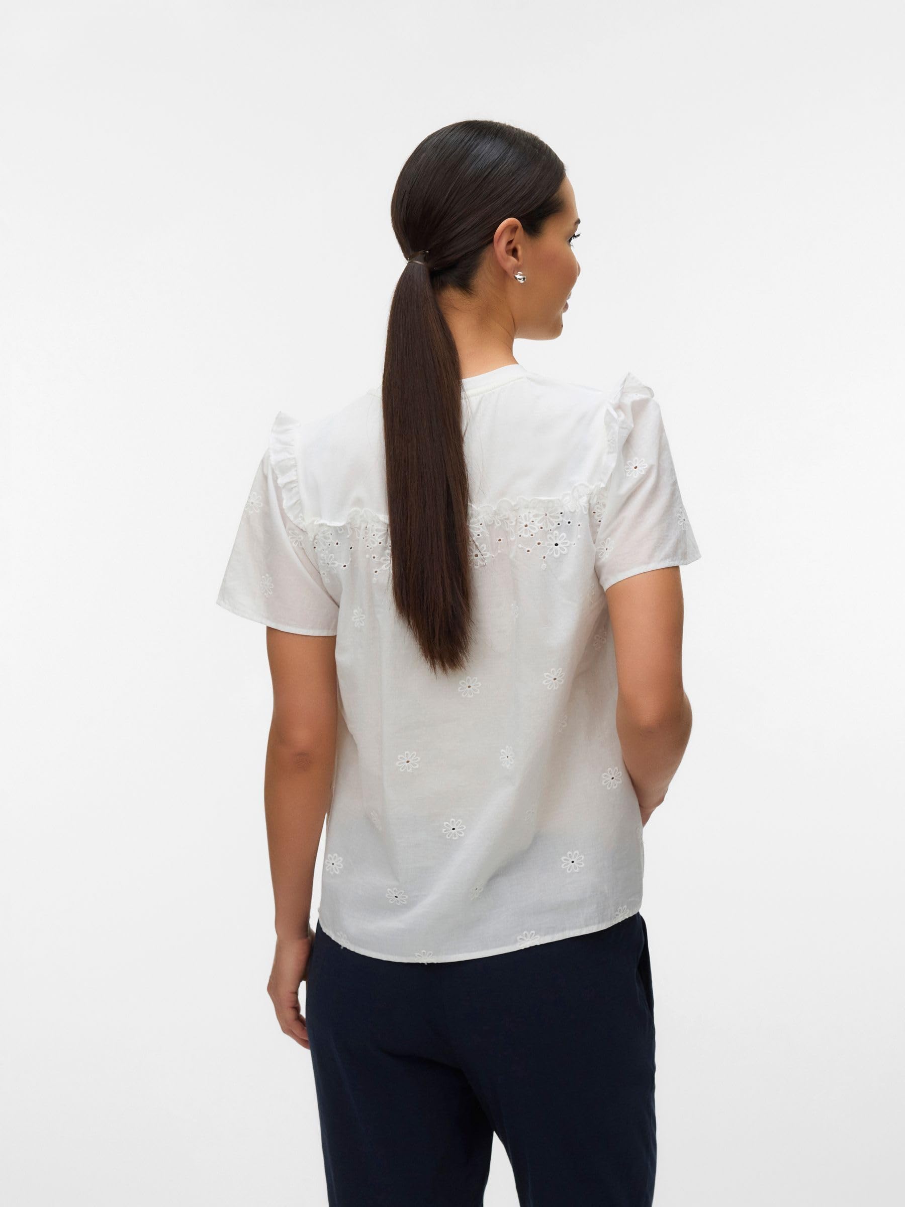 mamalicious-umstandsbluse-normal-geschnitten-rundhals-kurze-puff-rmel-lochsticke image 3