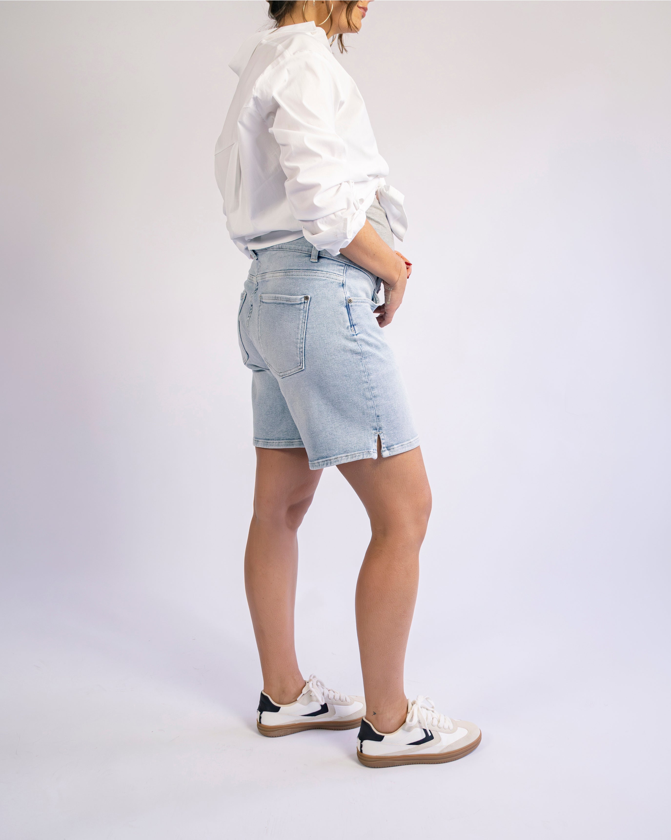 love2wait-umstands-denim-shorts-light-wash image 2
