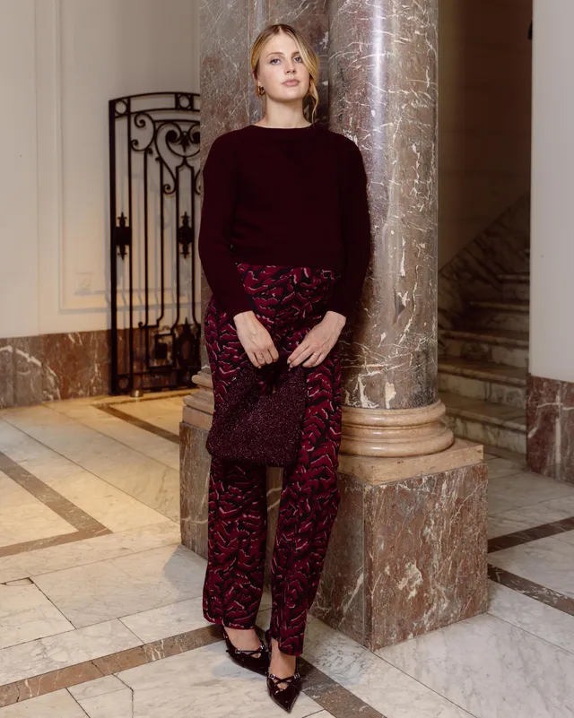 love2wait-umstands-hose-mit-hoher-taille-und-animal-print-in-burgunderrot image 1
