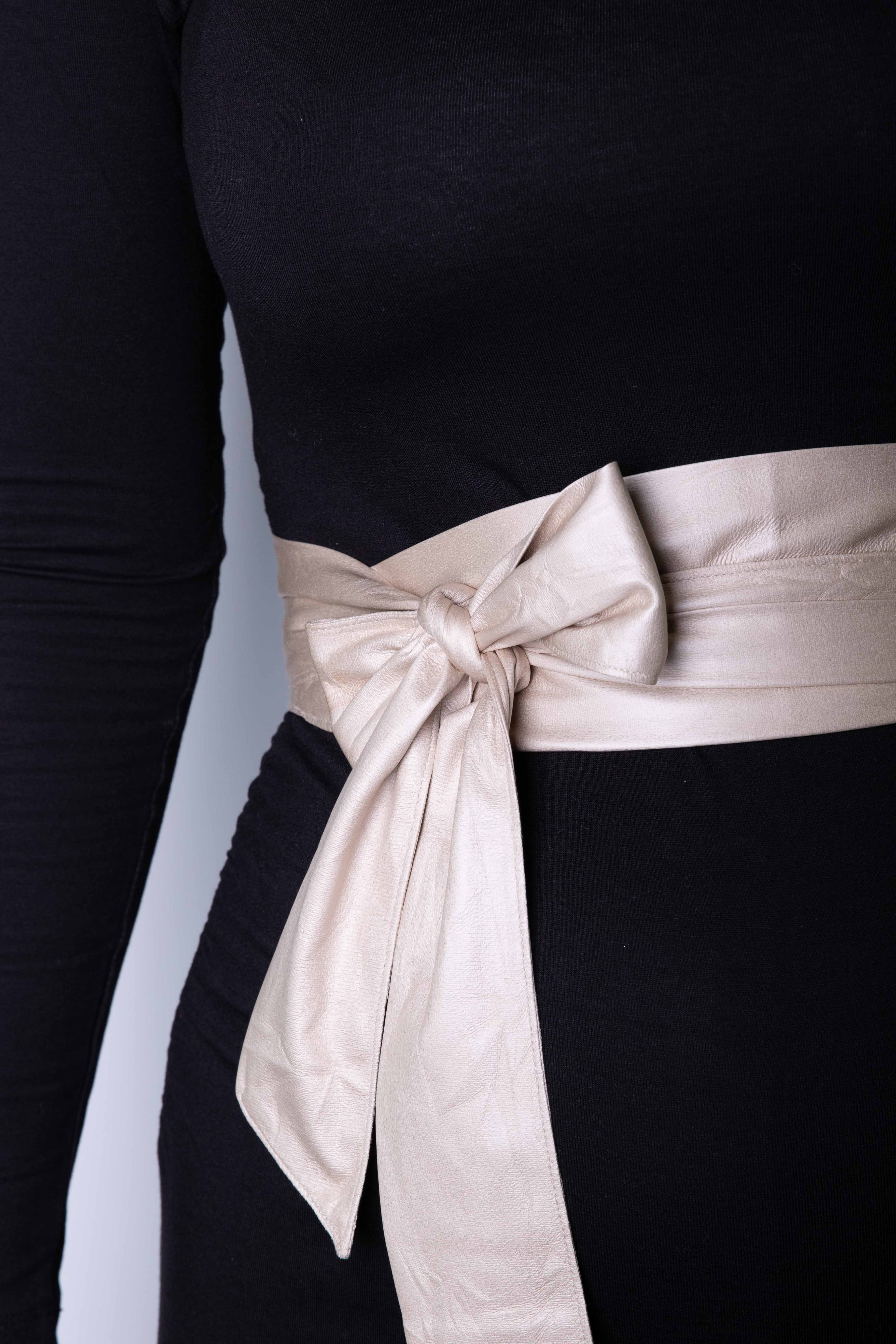 love2wait-belt-wrap-pu-sand image 2