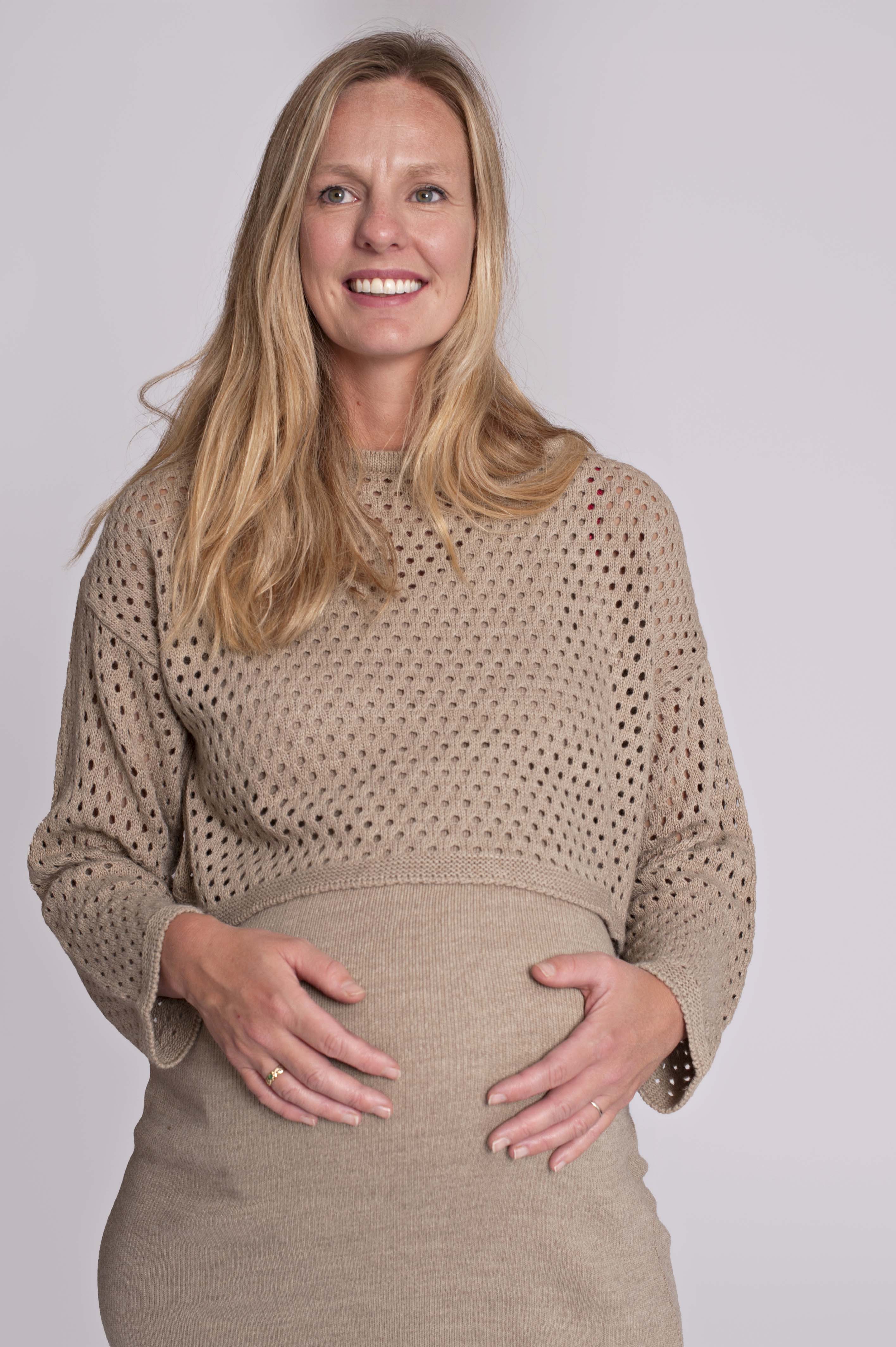 love2wait-twinset-sophia-kleid-mit-cropped-sweater-in-sand image 6