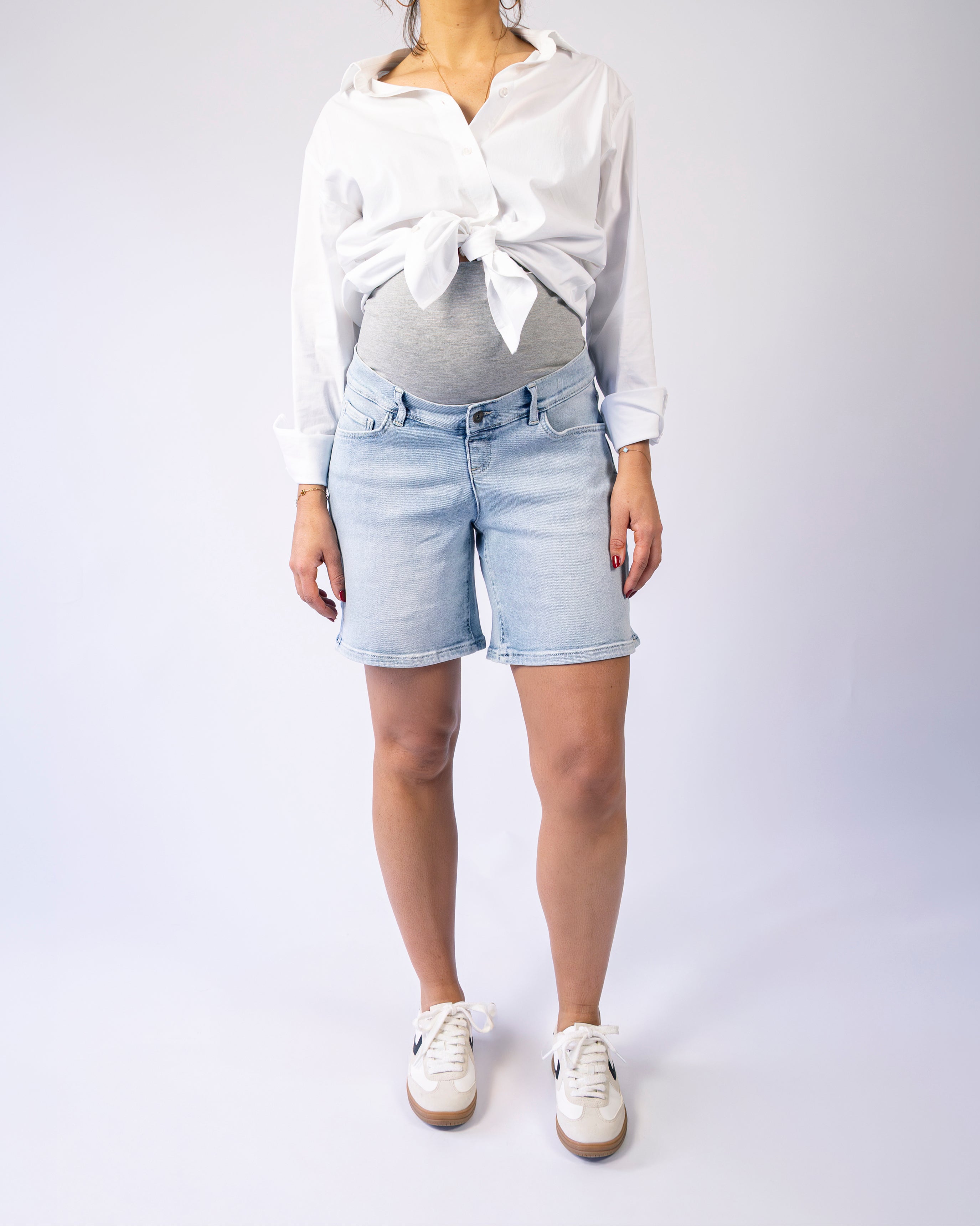 love2wait-umstands-denim-shorts-light-wash image 1