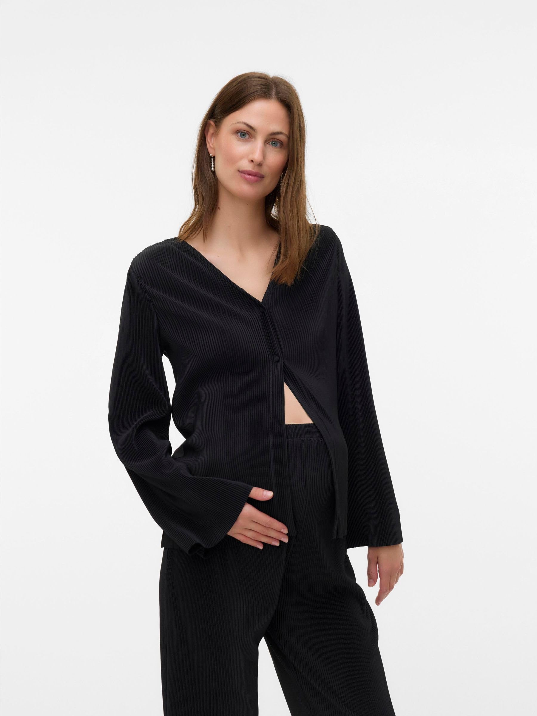 mamalicious-strickjacke-mit-v-ausschnitt-langarm-knopf-details-f-r-schwangere image 2